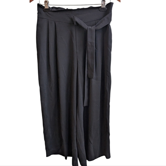 Zara Pants - Zara Trafaluc Black Bag Waist Goucho Cropped Pant Size Medium
